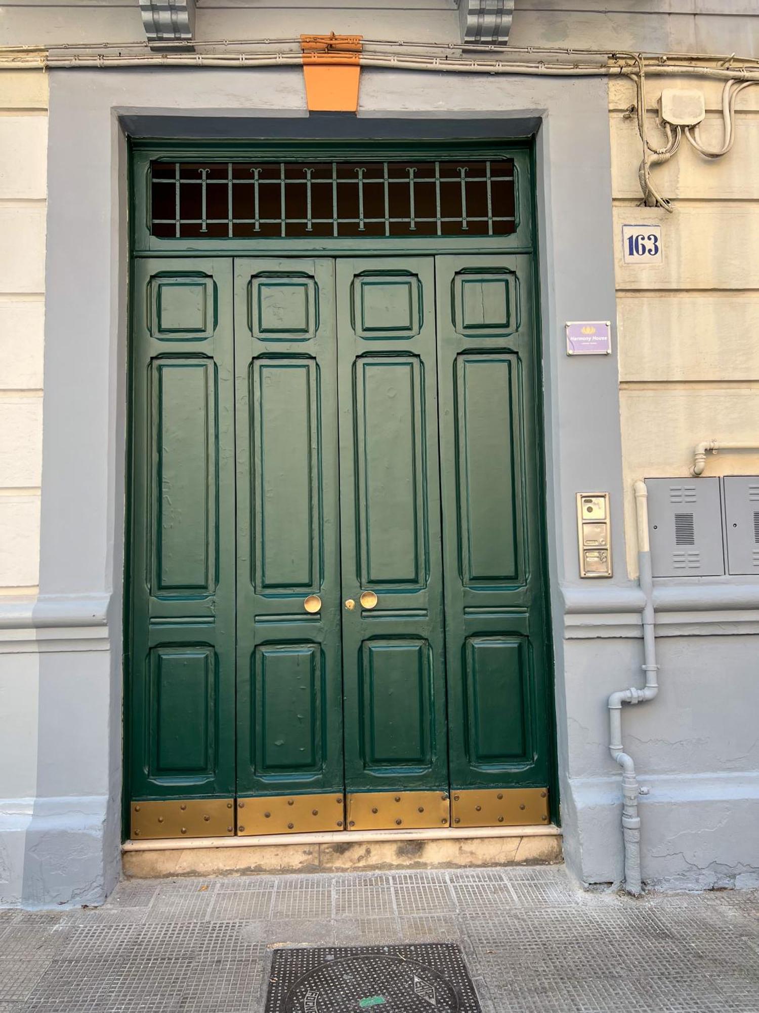 Отель Bari Centro Harmony House Экстерьер фото