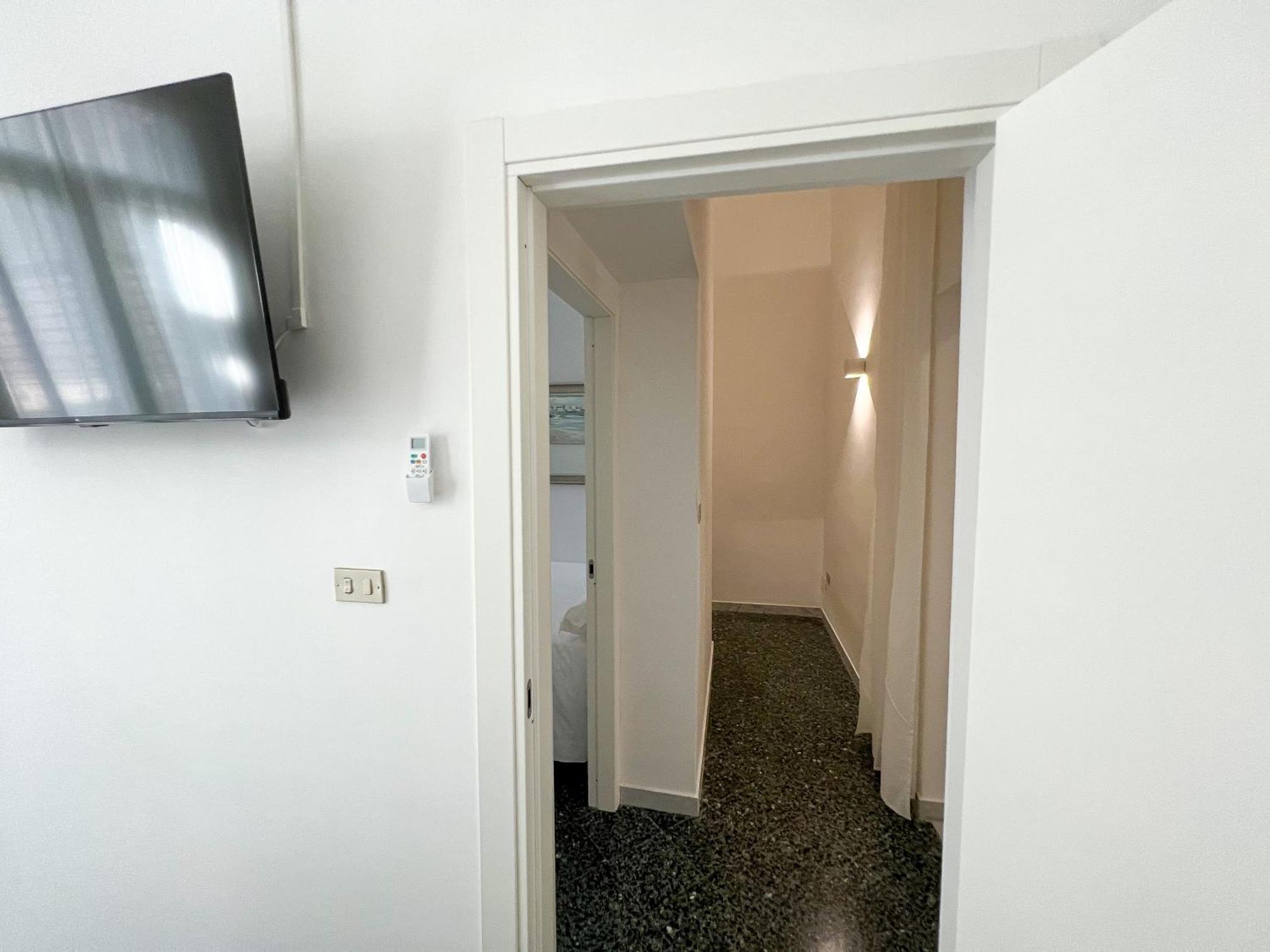 Отель Bari Centro Harmony House Экстерьер фото