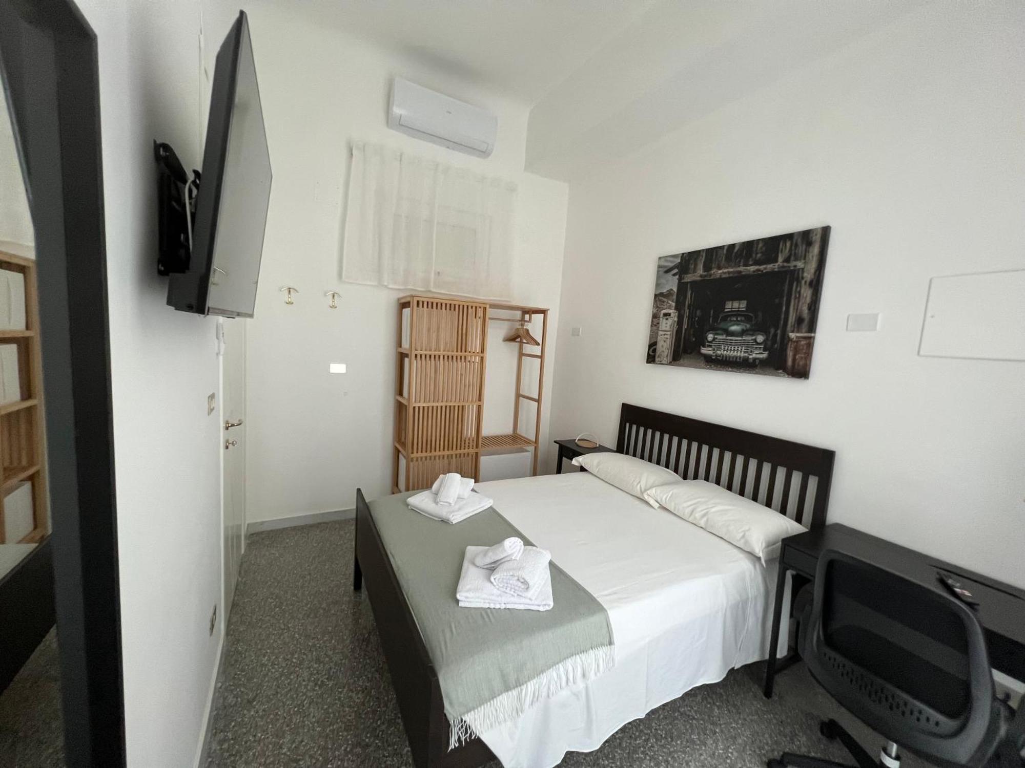 Отель Bari Centro Harmony House Экстерьер фото