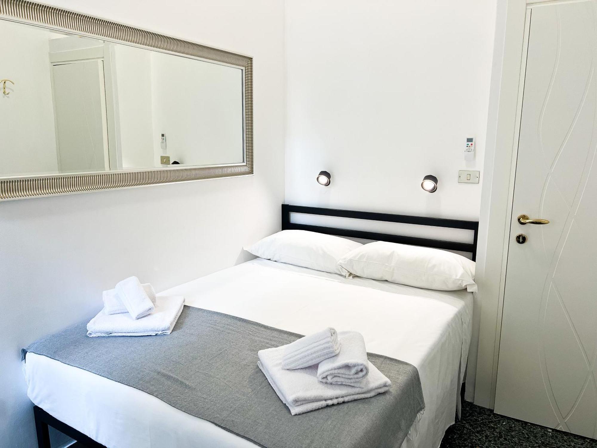 Отель Bari Centro Harmony House Экстерьер фото